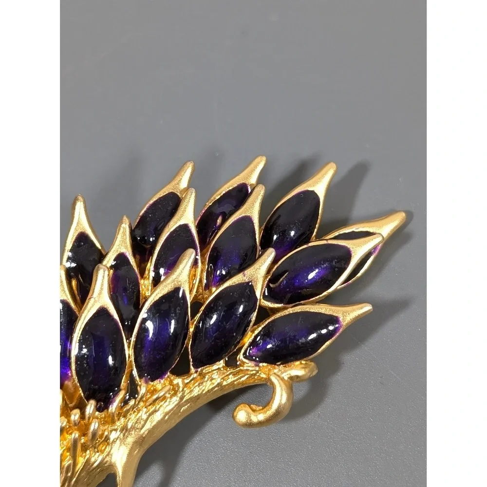 Vintage Gold Tone‎ Hedgehog Brooch Purple Enamel Figural Pin Animal